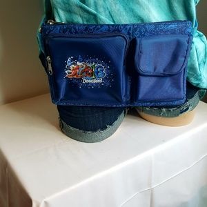 Disneyland Parks 5 pocket adjustable fanny pack